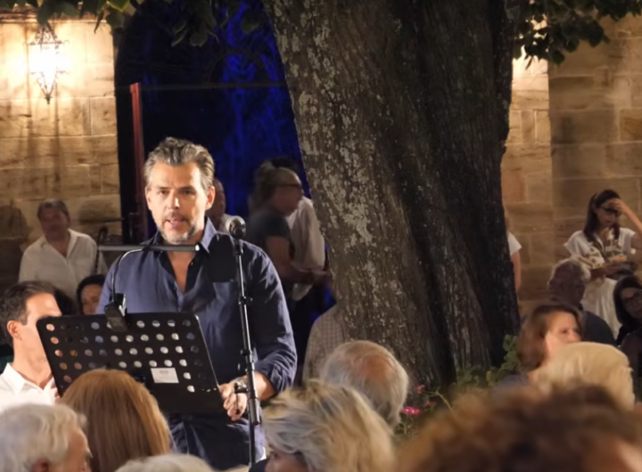 video v apostolopoulos